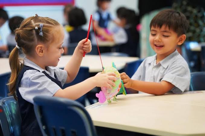 El derecho a la educación en la niñez: Una mirada desde el trabajo social