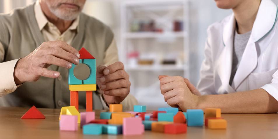 Estimulacion Cognitiva en el cuidado del adulto mayor; herramientas prácticas para el día a día