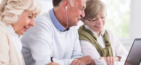 Curso basico y práctica de computadora para adultos mayores