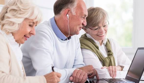 Curso basico y práctica de computadora para adultos mayores